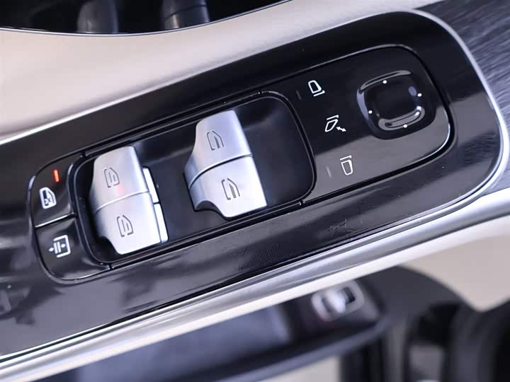 Фото 17 - Mercedes-Benz S-Class