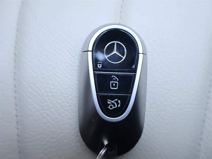 Фото 25 - Mercedes-Benz S-Class