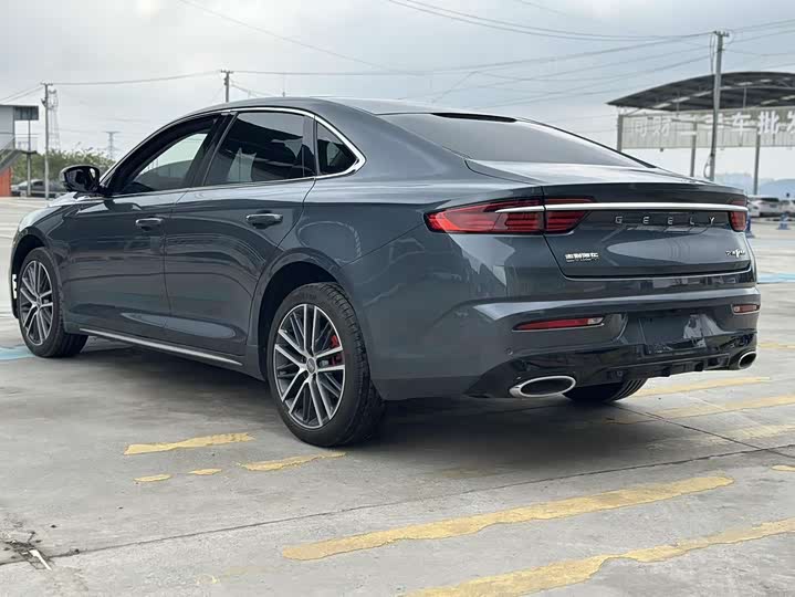 Фото 10 - Geely Preface