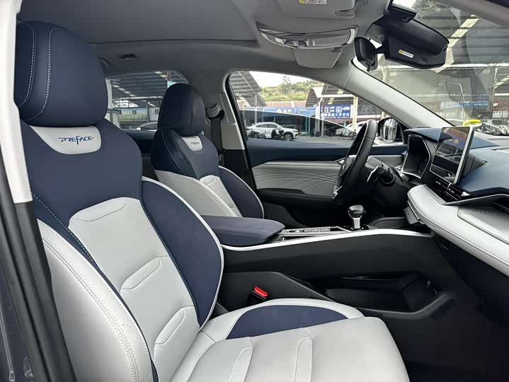 Фото 6 - Geely Preface