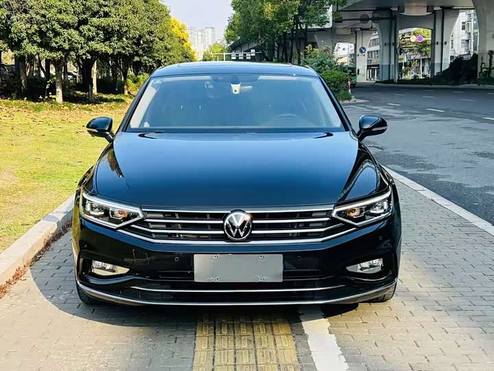 Фото 2 - Volkswagen Magotan