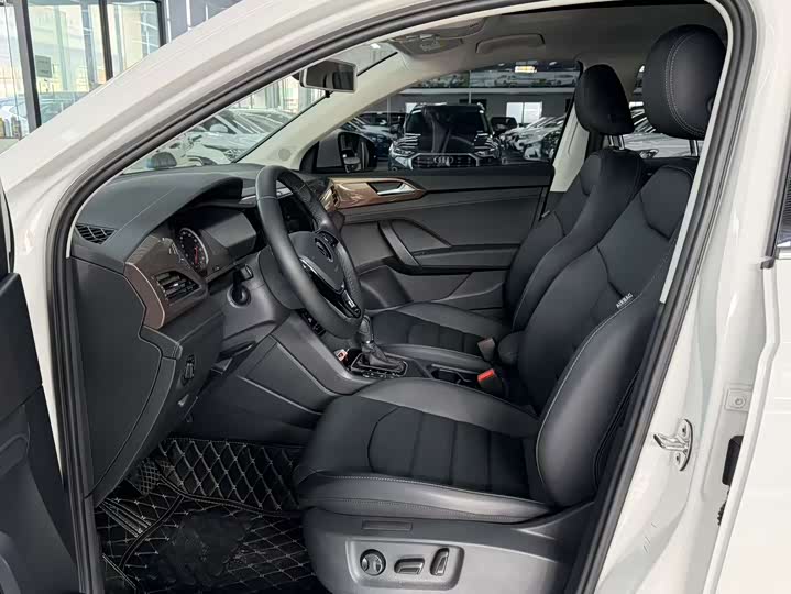 Фото 9 - Volkswagen Tharu