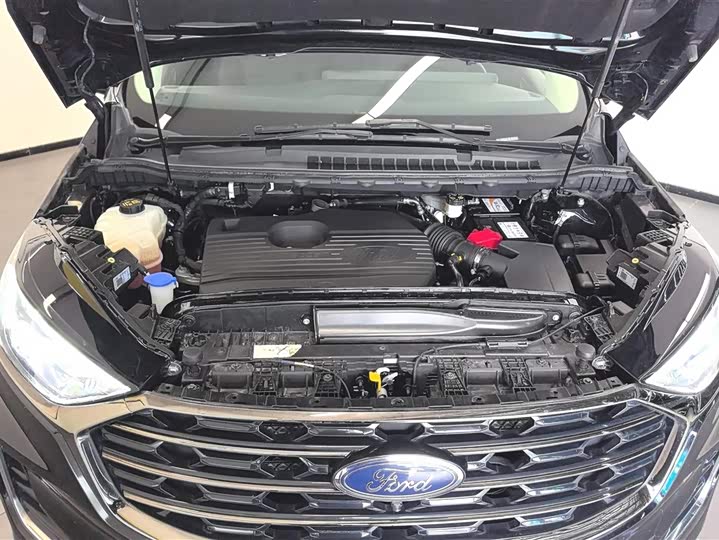 Фото 10 - Ford Edge