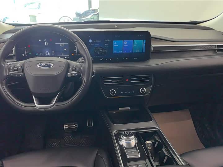 Фото 12 - Ford Edge