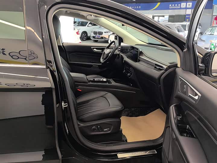 Фото 8 - Ford Edge