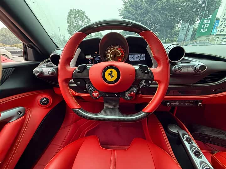 Фото 11 - Ferrari F8