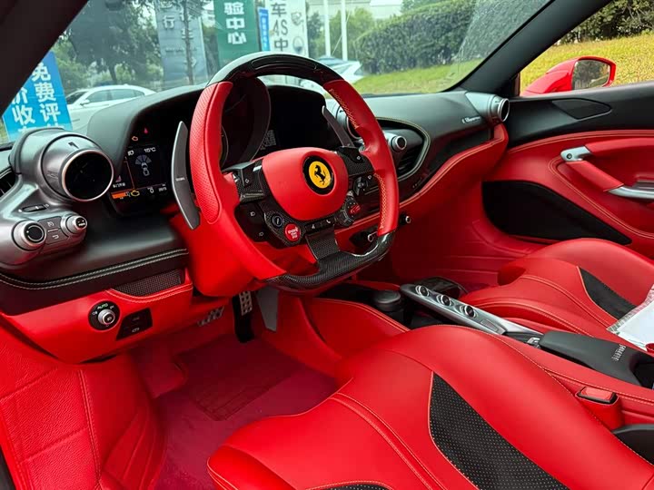 Фото 7 - Ferrari F8