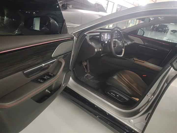 Фото 13 - XPeng P7