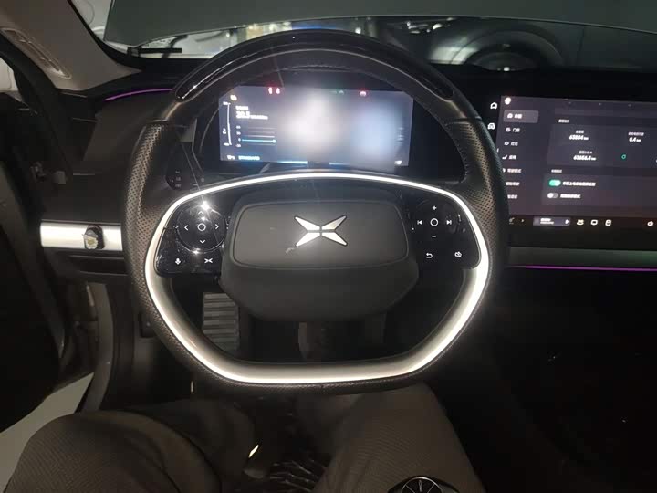 Фото 3 - XPeng P7