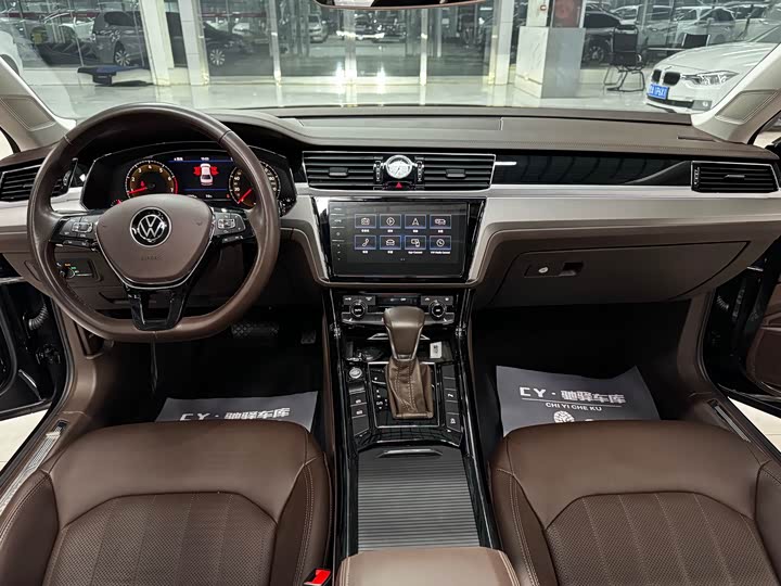 Фото 12 - Volkswagen Phideon