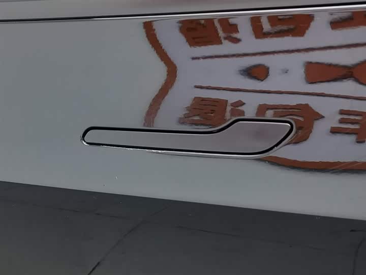 Фото 18 - Tesla Model 3