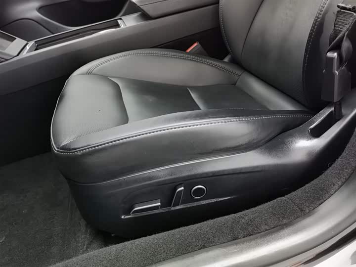 Фото 20 - Tesla Model 3