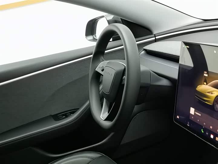 Фото 22 - Tesla Model 3