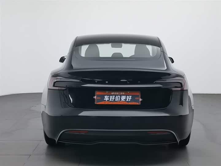 Фото 4 - Tesla Model 3