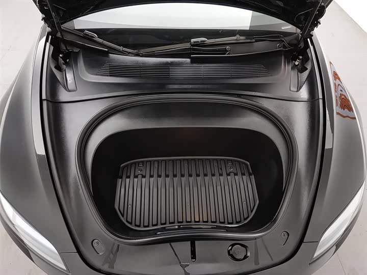 Фото 6 - Tesla Model 3