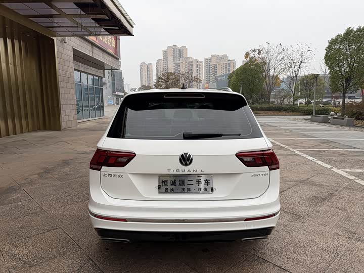 Фото 11 - Volkswagen Tiguan L Pro