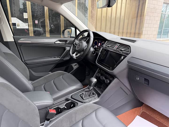 Фото 5 - Volkswagen Tiguan L Pro