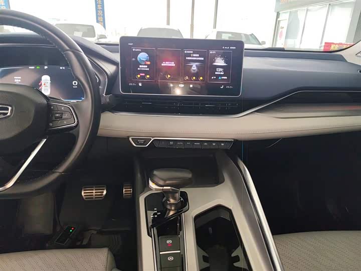 Фото 13 - Geely Preface