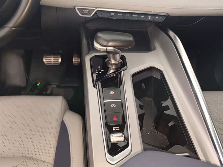 Фото 14 - Geely Preface