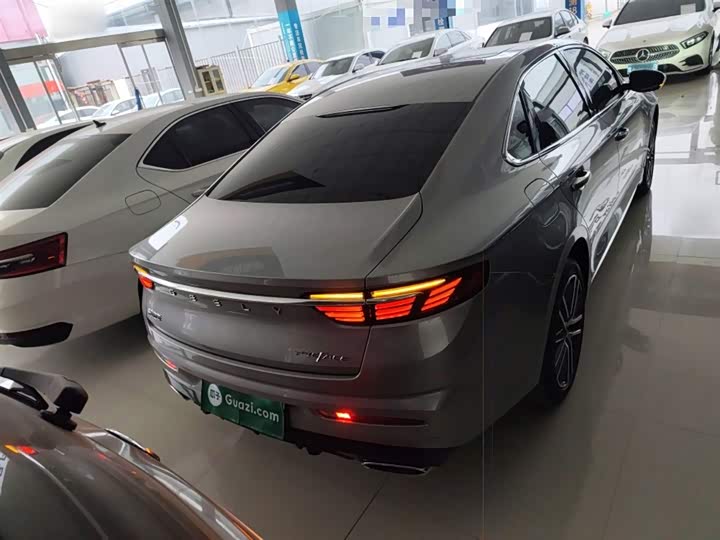 Фото 6 - Geely Preface