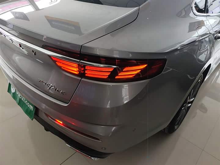 Фото 8 - Geely Preface