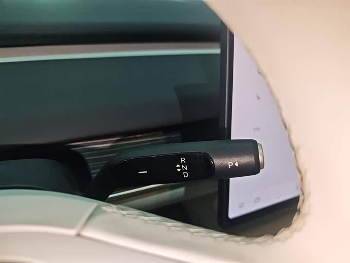 Фото 14 - Nio Onvo L60