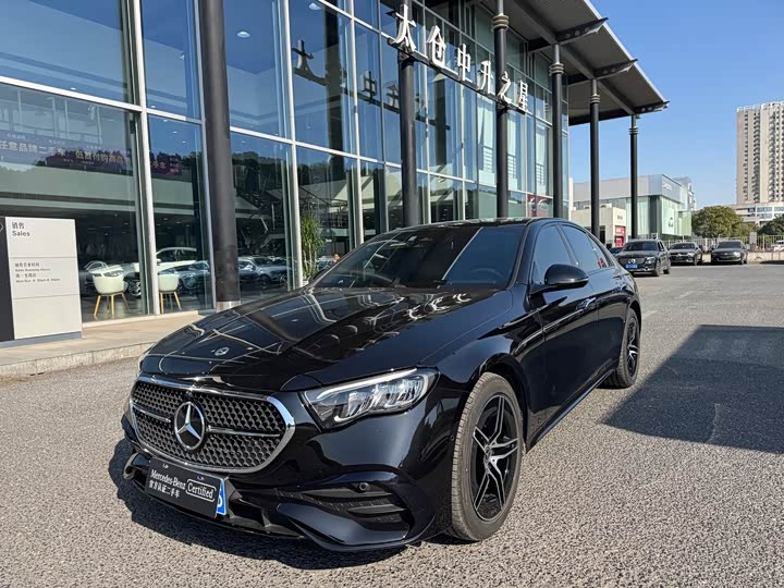 Фото 1 - Mercedes-Benz E-Class