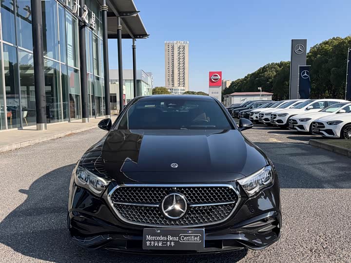 Фото 16 - Mercedes-Benz E-Class