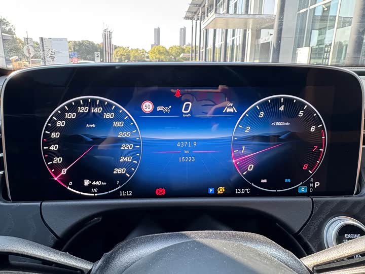 Фото 25 - Mercedes-Benz E-Class