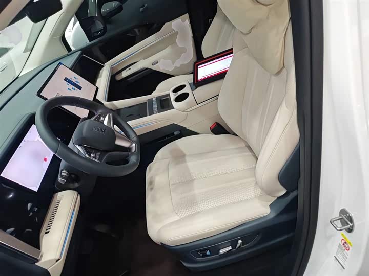 Фото 15 - BYD Xia