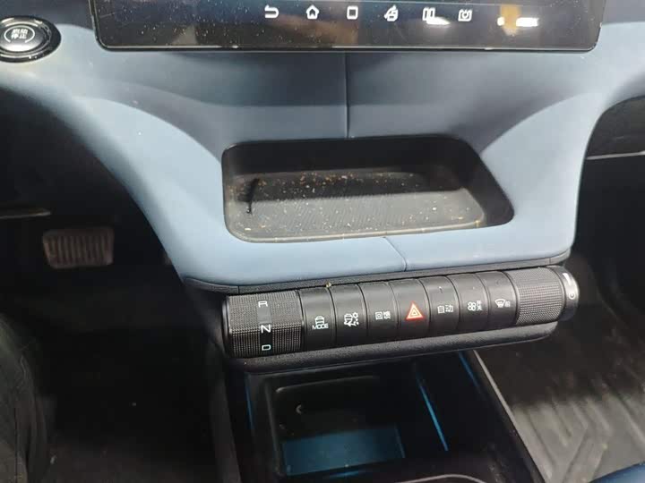 Фото 14 - BYD Dolphin