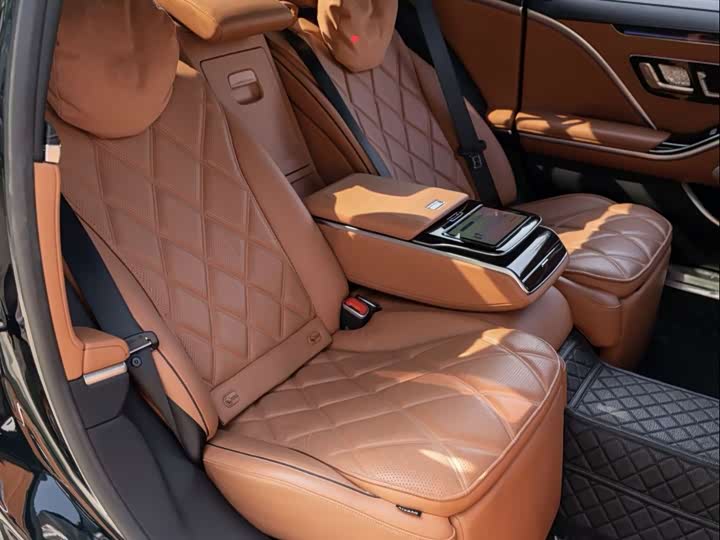 Фото 6 - Mercedes-Benz Maybach S-Class