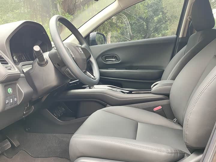 Фото 10 - Honda Vezel