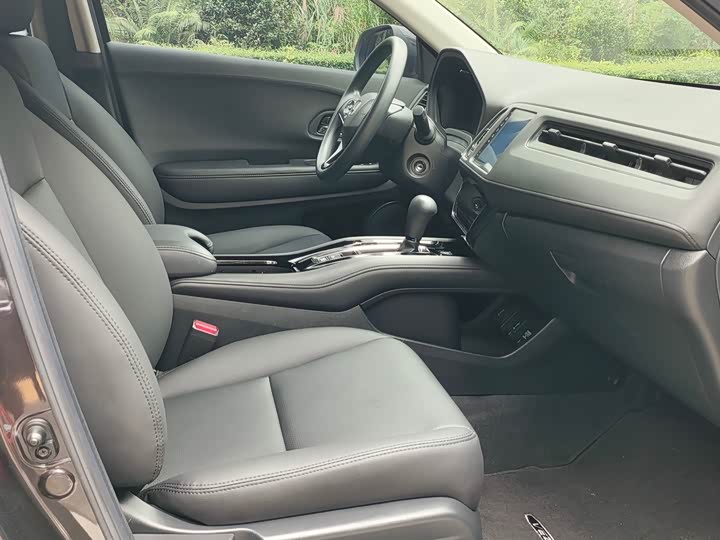 Фото 11 - Honda Vezel