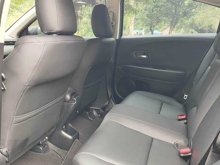 Фото 14 - Honda Vezel