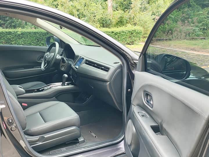 Фото 15 - Honda Vezel