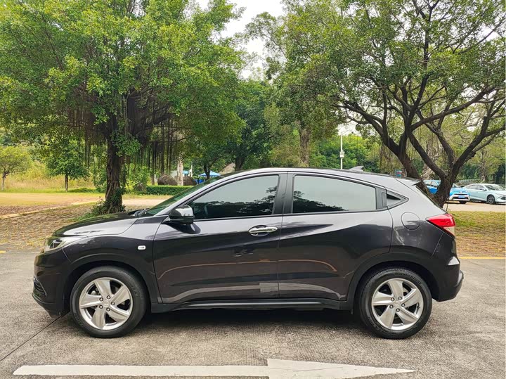 Фото 4 - Honda Vezel