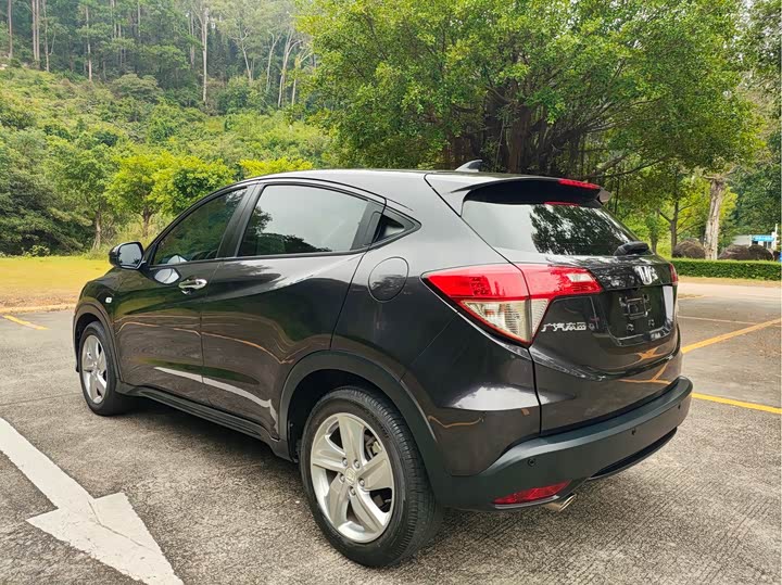 Фото 7 - Honda Vezel