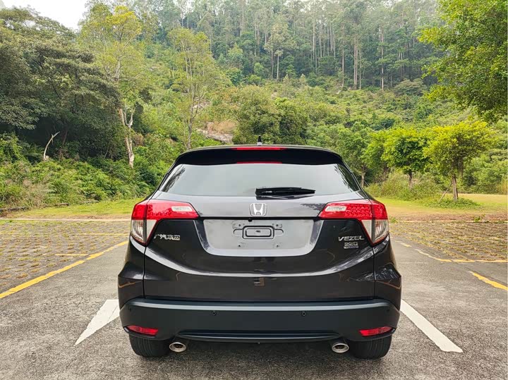 Фото 8 - Honda Vezel