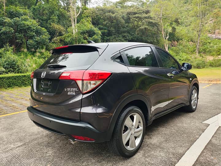Фото 9 - Honda Vezel