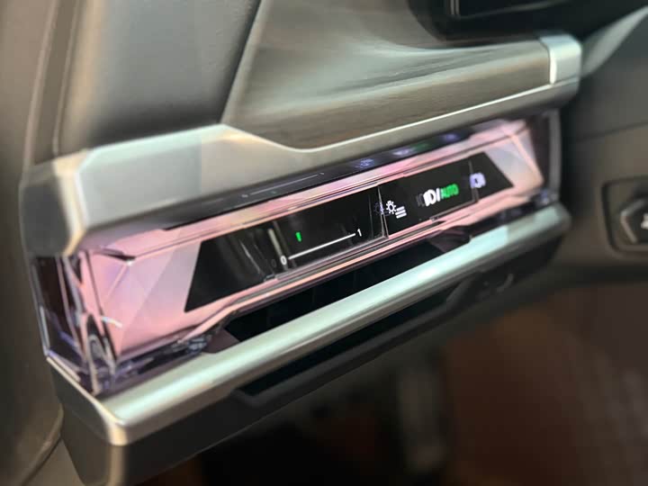 Фото 12 - BMW 7 Series