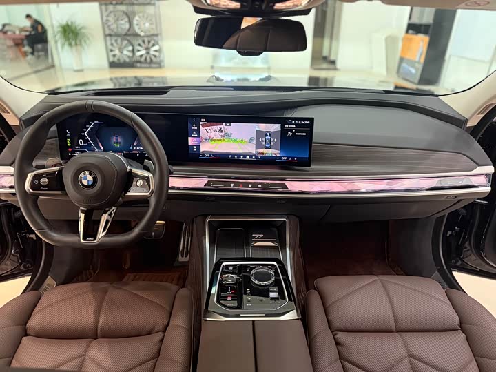 Фото 14 - BMW 7 Series