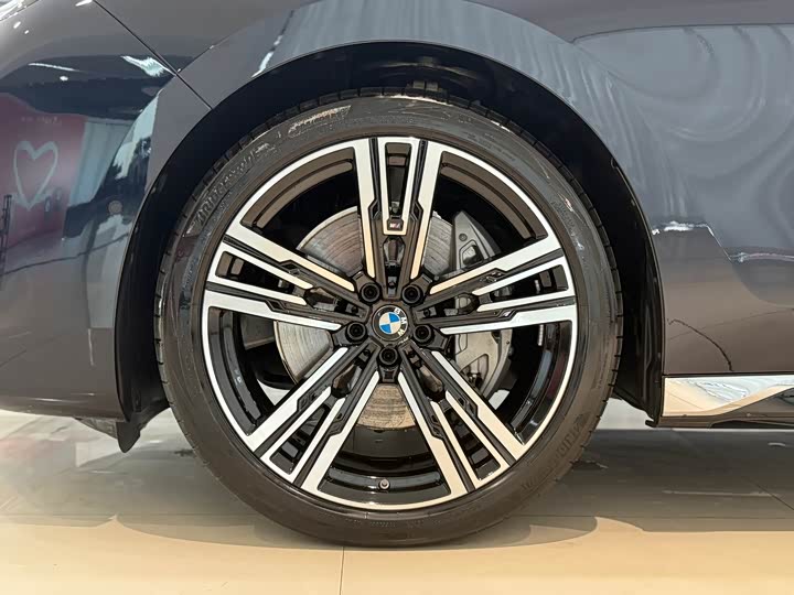 Фото 6 - BMW 7 Series