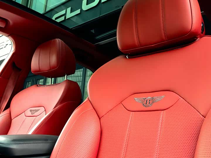 Фото 11 - Bentley Bentayga Hybrid