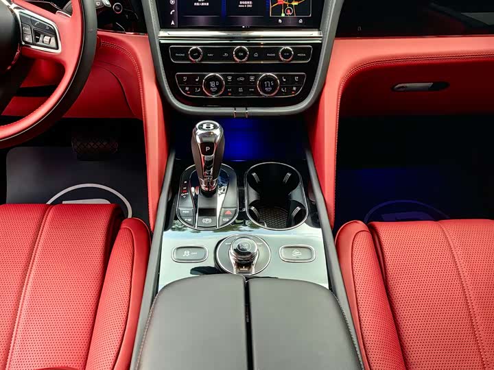 Фото 12 - Bentley Bentayga Hybrid