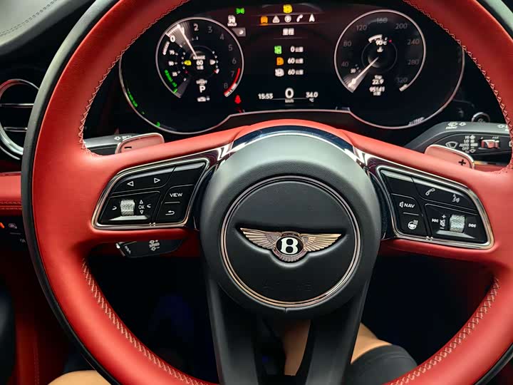 Фото 13 - Bentley Bentayga Hybrid