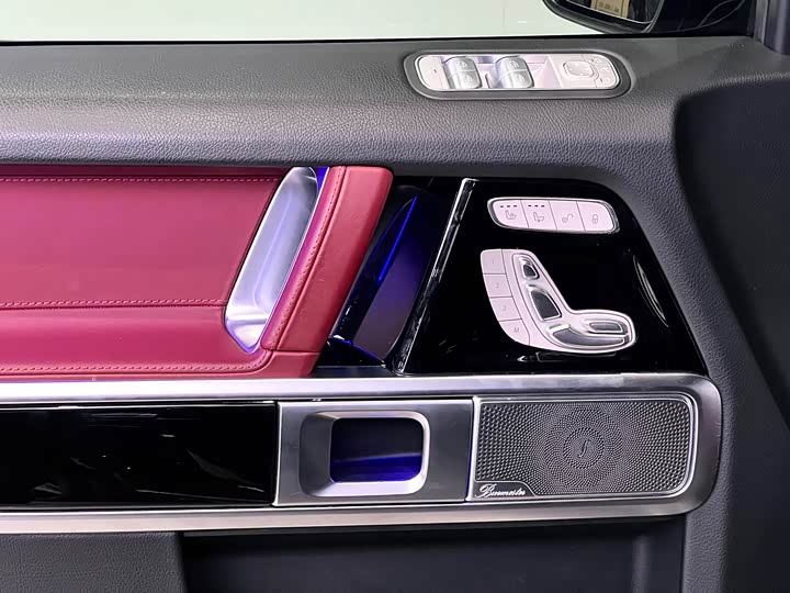 Фото 19 - Mercedes-Benz G-Class AMG