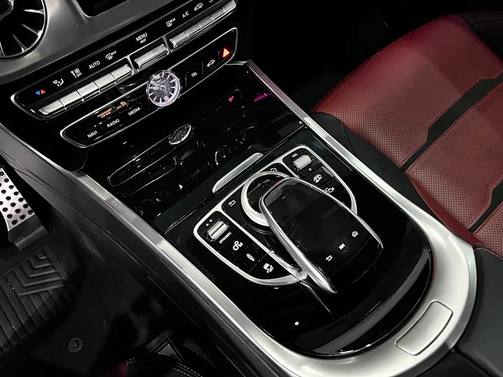 Фото 24 - Mercedes-Benz G-Class AMG