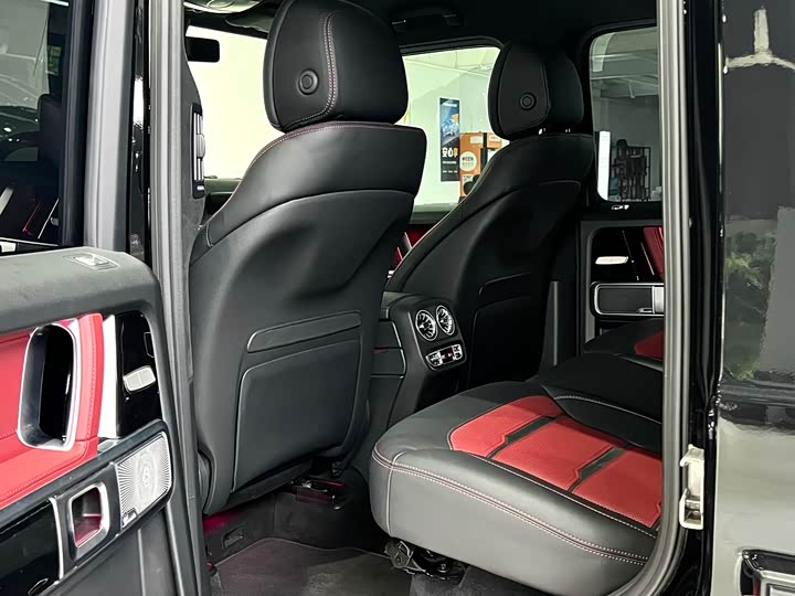 Фото 33 - Mercedes-Benz G-Class AMG