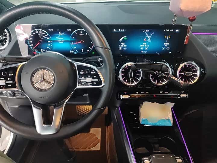 Фото 10 - Mercedes-Benz GLA-Class